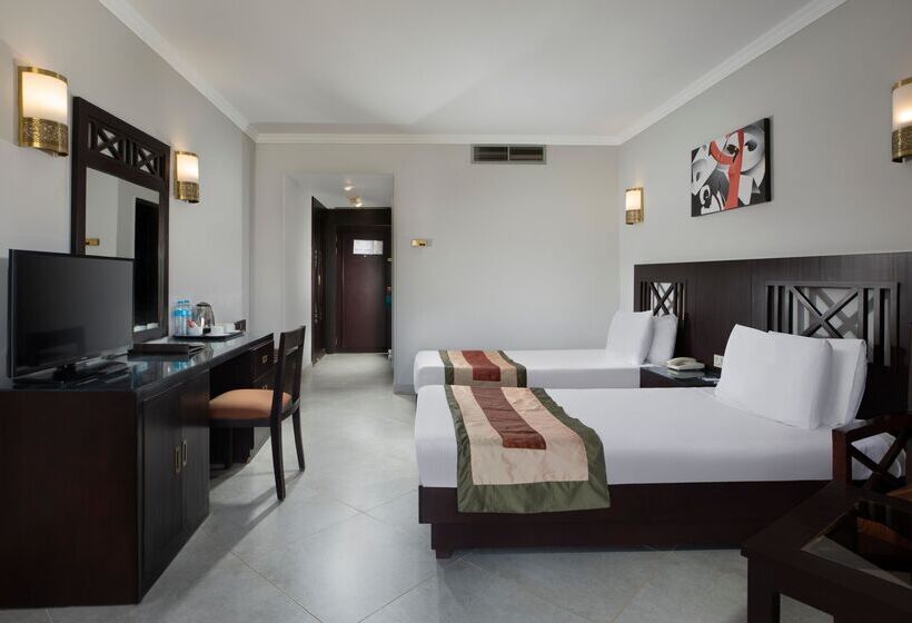 اتاق استاندارد سه تخته با چشم‌انداز باغ, Pyramisa Island Hotel Aswan