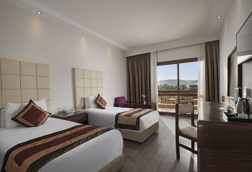 اتاق استاندارد سه تخته با چشم‌انداز باغ, Pyramisa Island Hotel Aswan