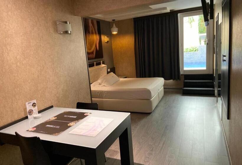 行政套房, Zouk