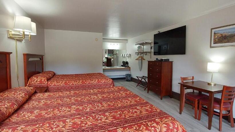 Номер Стандарт 2 Двуспальные Кровати, Canaan Motel