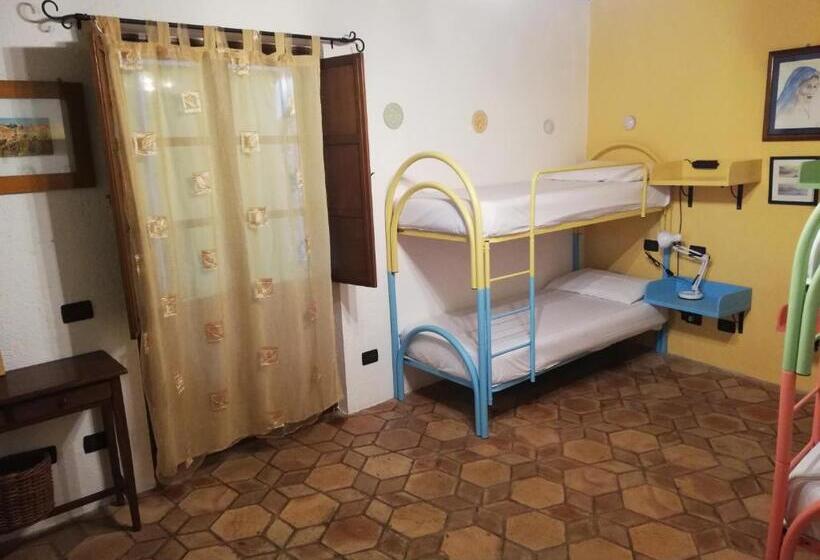 四人标准间, Le Petit Chateau
