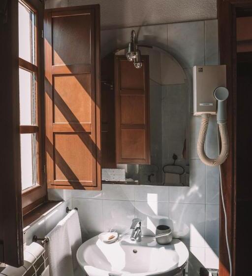 스탠다드 룸 킹사이즈 침대, Le Petit Chateau