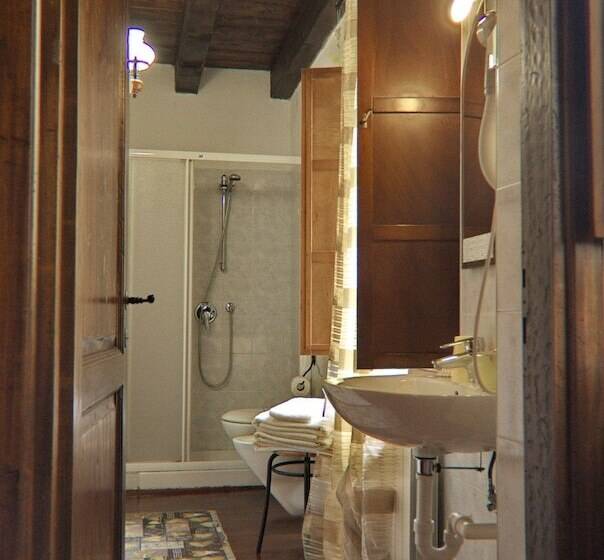 标准三人间, Le Petit Chateau