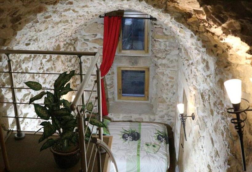 Номер Стандарт, Au Château De Villelongue B&b