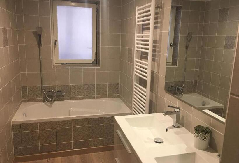Дом 3 Спальни, Le 1820   3 Etoiles Premium