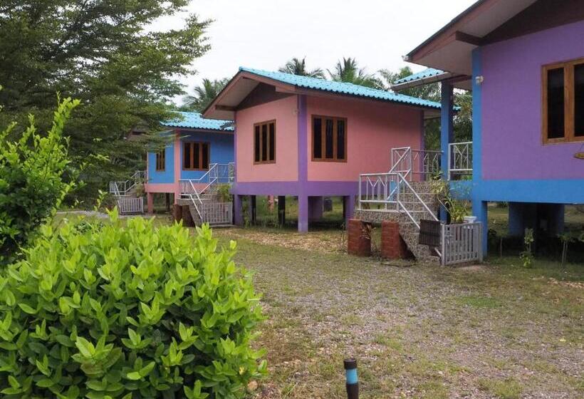 اتاق استاندارد سه تخته با بالکن, Pru Valley Thaley Tai Resort