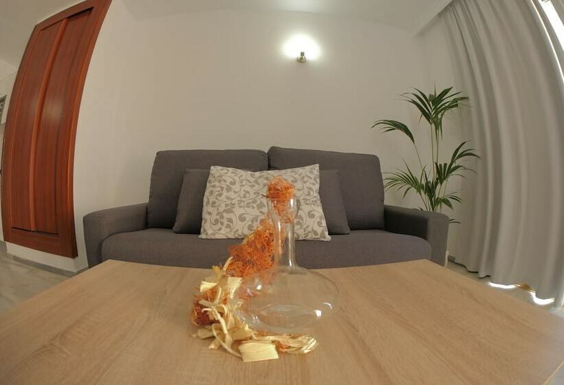 Апартаменты 1 Спальня, Apartamentos Piramides