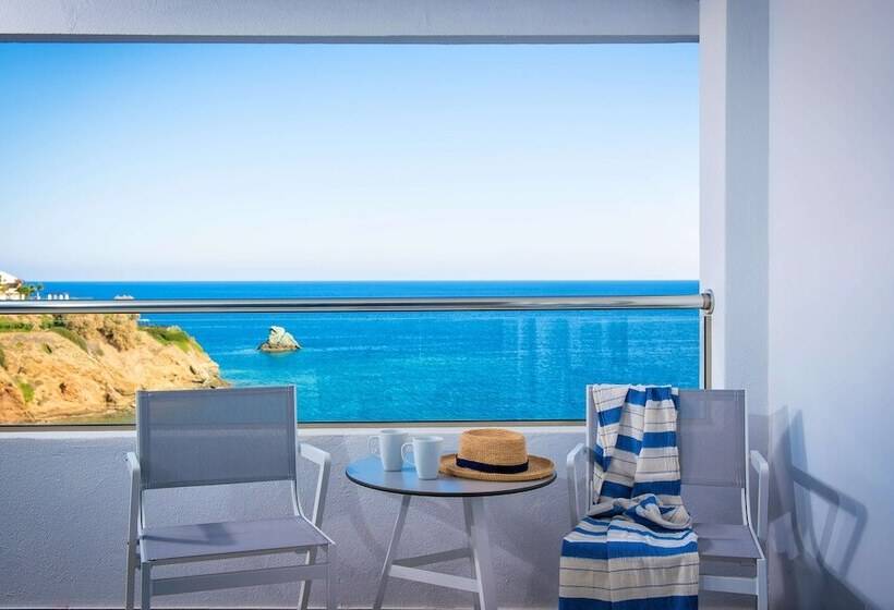 اتاق سوپریور با چشم‌انداز دریا, Peninsula Resort & Spa