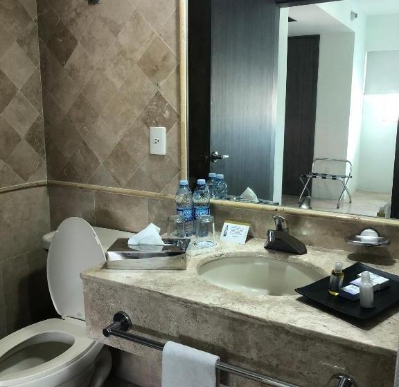 Номер Стандарт Адаптированный для Инвалидов, We Hotel Aeropuerto