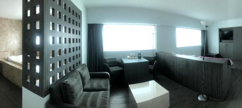 Люкс Мастер, We Hotel Aeropuerto
