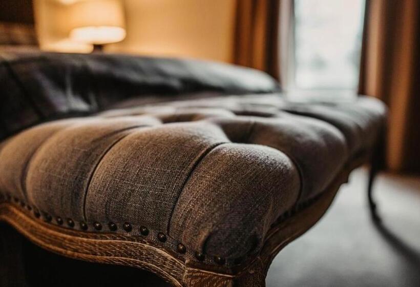 Номер Deluxe, Broadford