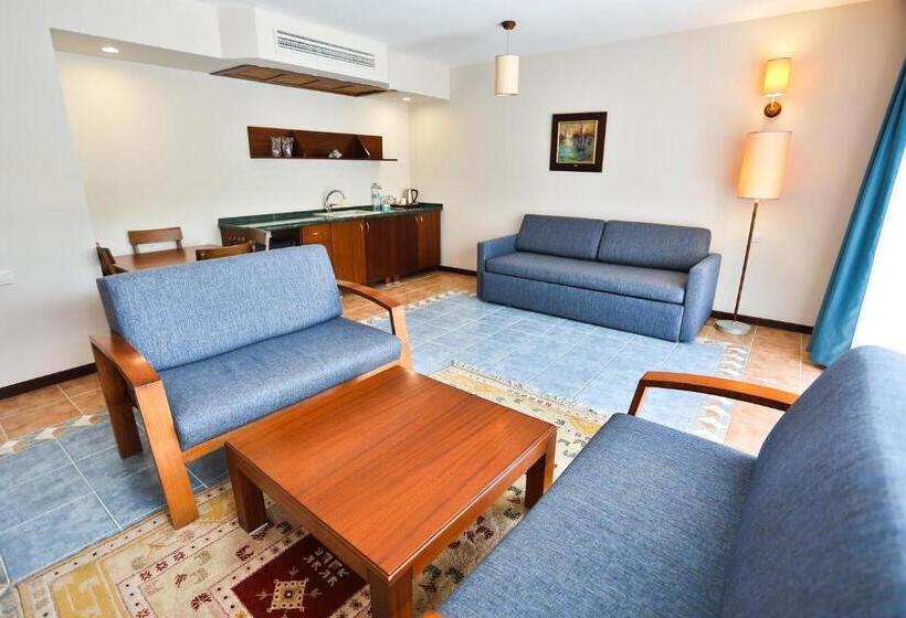 سوییت با چشم‌انداز باغ, Happy Hotel Kalkan