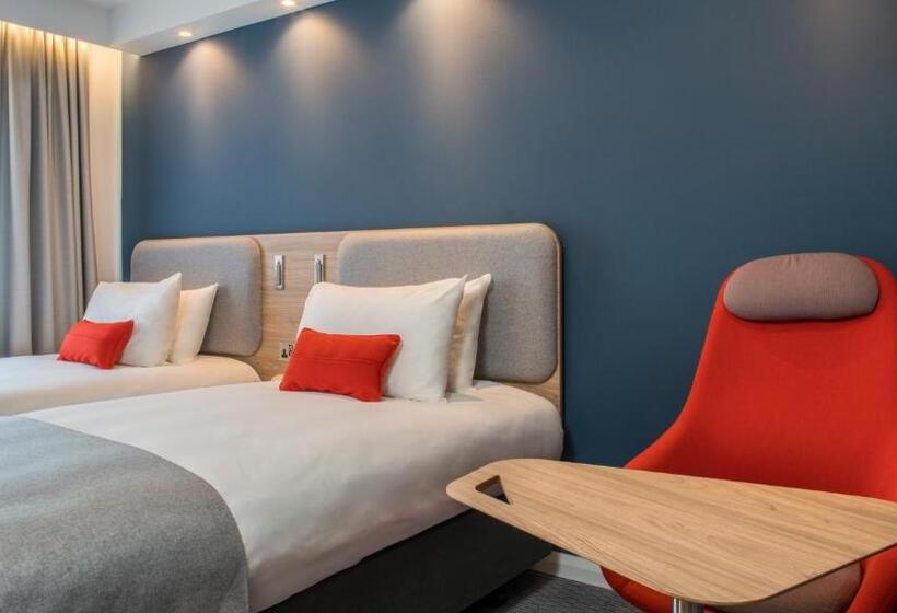 Номер Стандарт, Holiday Inn Express Oxford Kassam Stadium, An Ihg