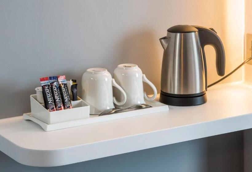 Номер Стандарт, Holiday Inn Express Oxford Kassam Stadium, An Ihg