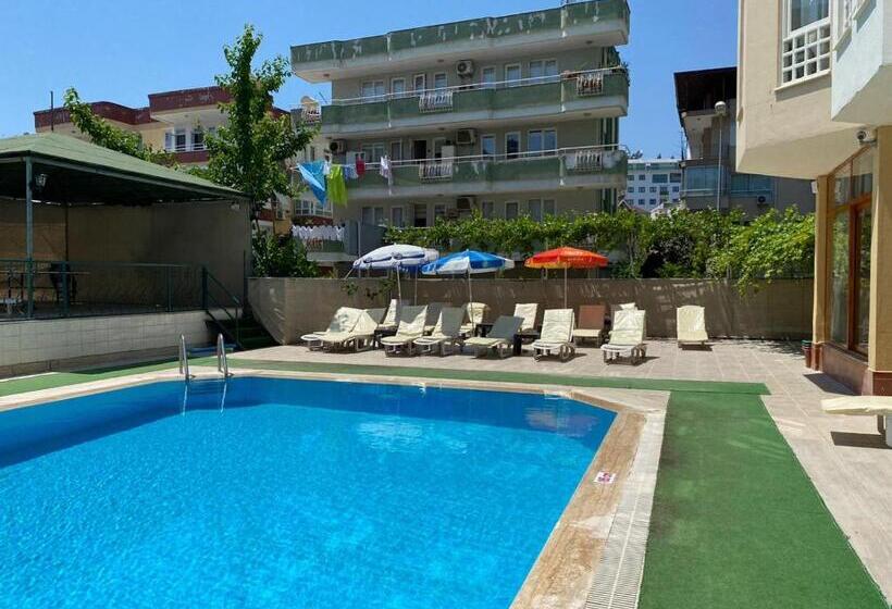 バルコニー付きスタンダードトリプルルーム, İsabella Apart Otel
