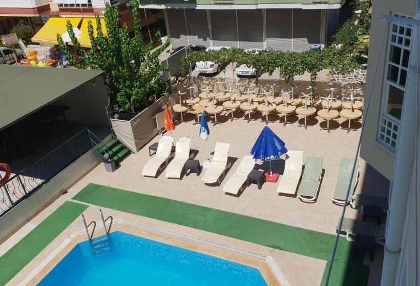 バルコニー付きスタンダードトリプルルーム, İsabella Apart Otel