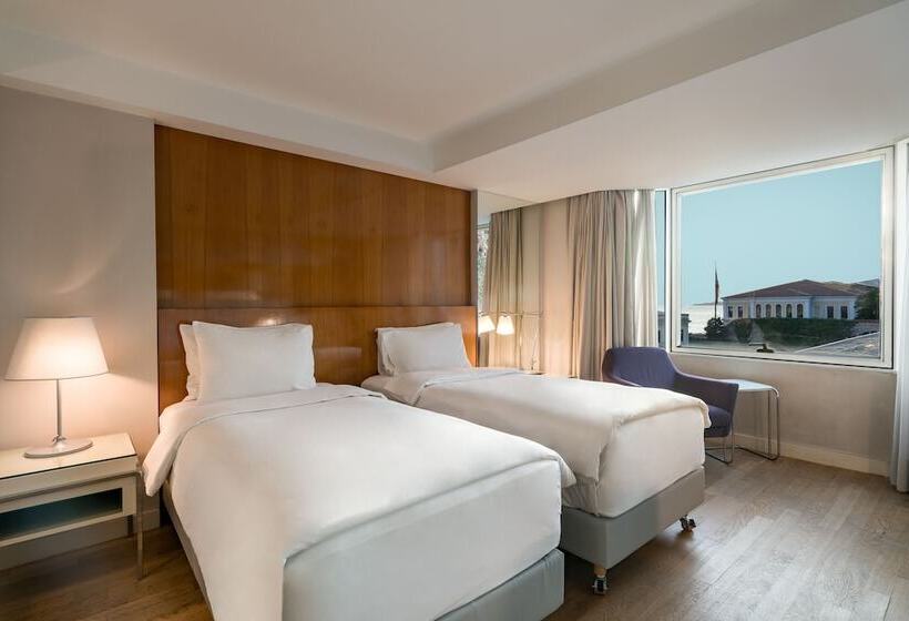 Premium Room Side Sea View, Radisson Blu Bosphorus