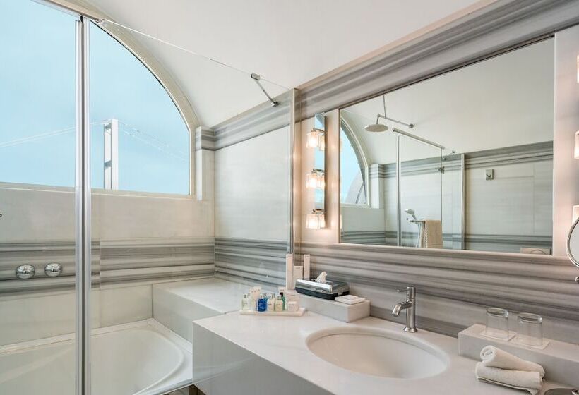 سوئیت با چشم‌انداز, Radisson Blu Bosphorus
