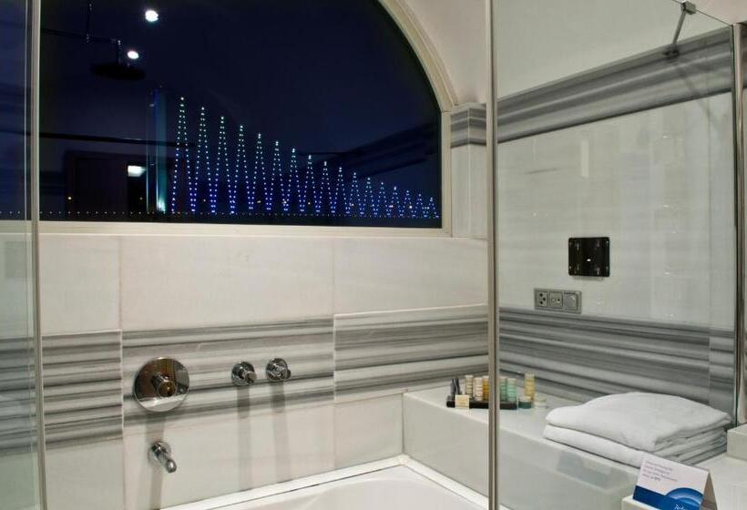 سوئیت با چشم‌انداز, Radisson Blu Bosphorus