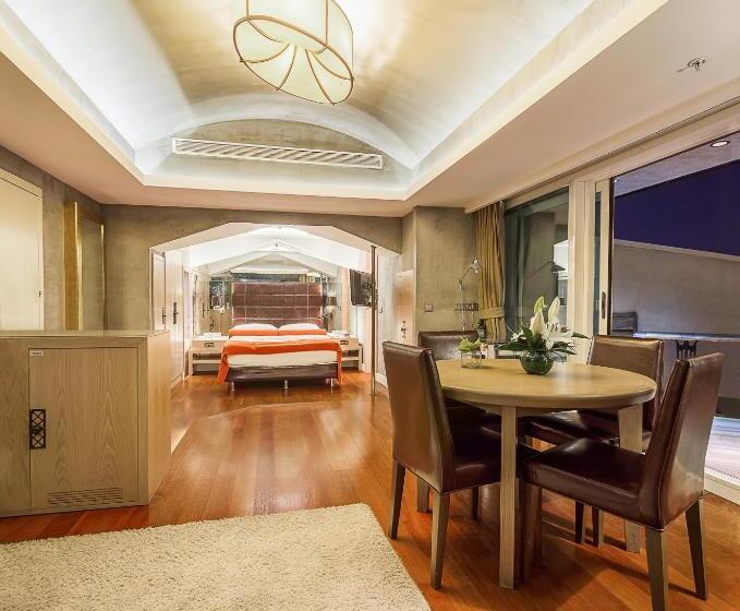 سوئیت با چشم‌انداز, Radisson Blu Bosphorus