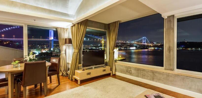 سوئیت با چشم‌انداز, Radisson Blu Bosphorus