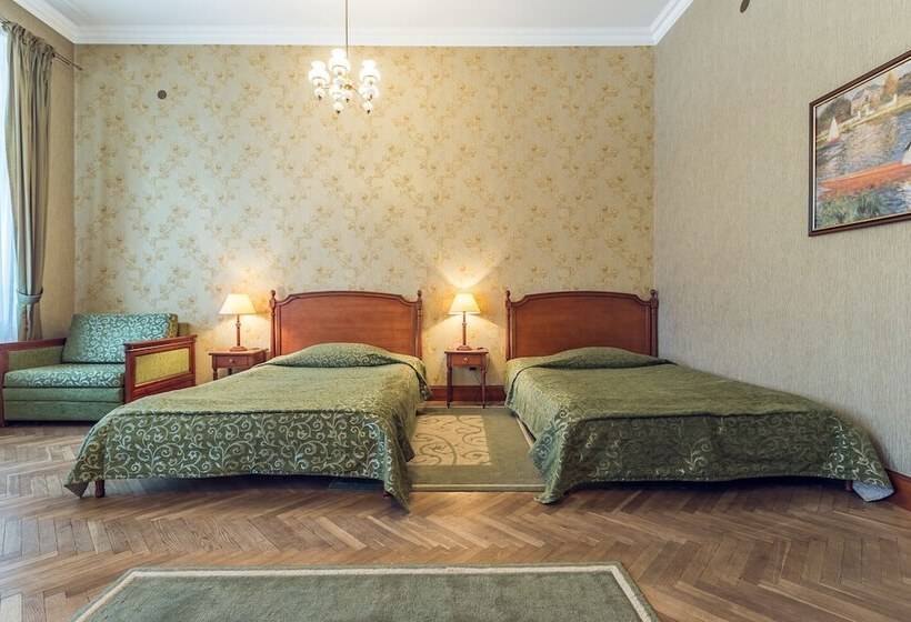 Номер Deluxe, Royal