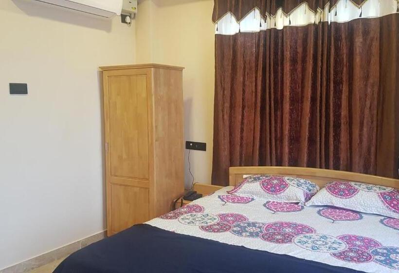 اتاق لوکس, Abhi's Homestay