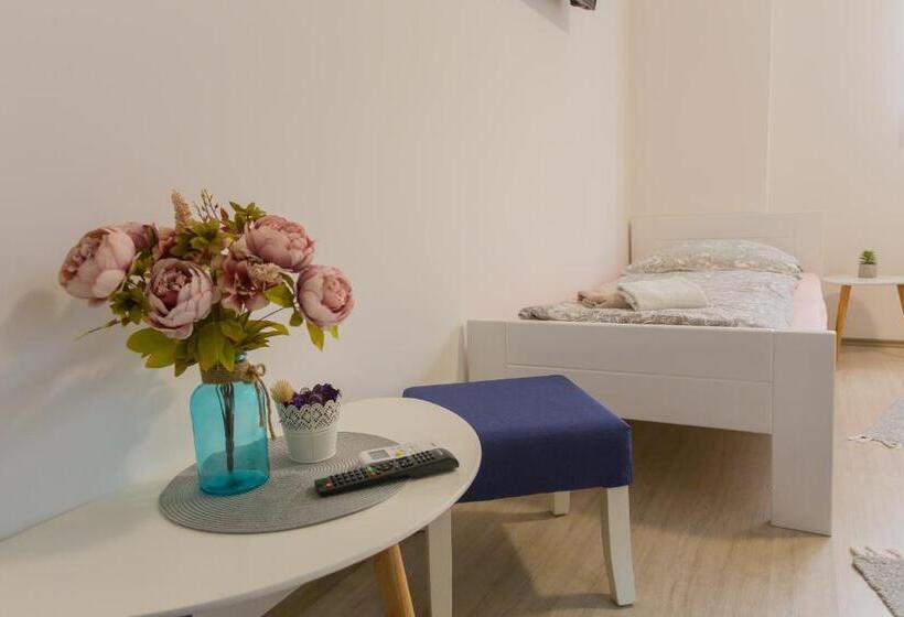 اتاق استاندارد, Guest House Stari