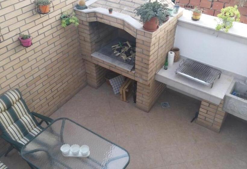 اتاق استاندارد سه تخته با سرویس بهداشتی مشترک, Guest House Stari