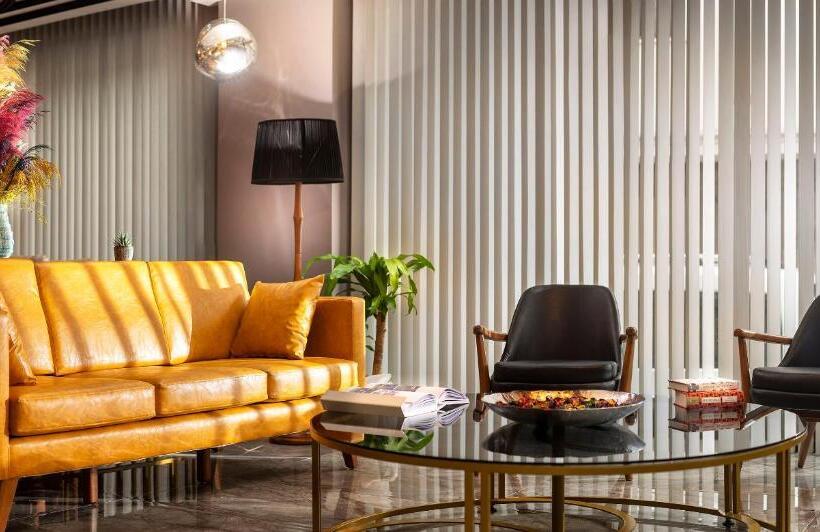 Standard Room with Terrace, Bossuite Business