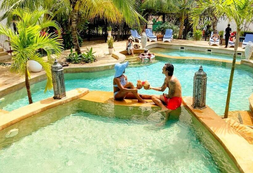 سوییت جونیور با چشم‌انداز استخر, Natural Kendwa Villa