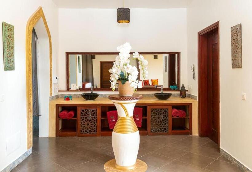 سوییت لوکس, Natural Kendwa Villa