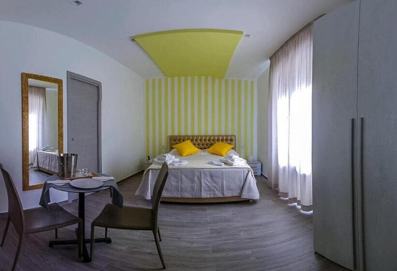 اتاق لوکس با تخت بزرگ, Le Origini Rooms&suite