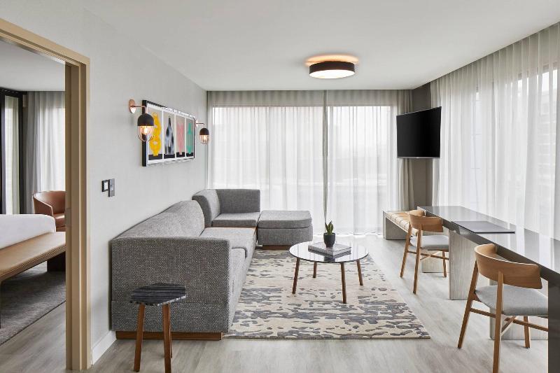 스위트 킹사이즈 침대, Ac Hotel By Marriott Greenville