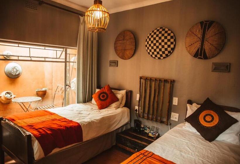 Номер Стандарт, Amphitheatre Backpackers Lodge