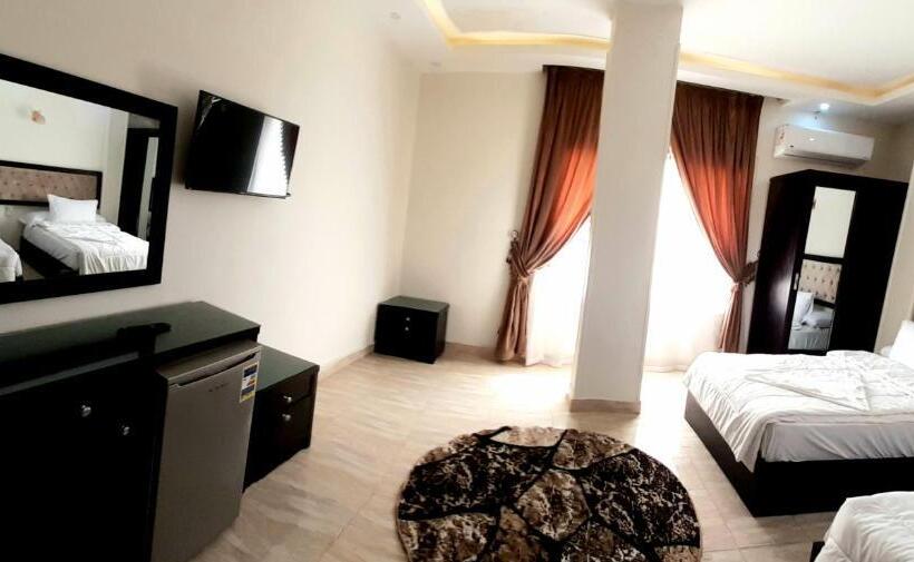 Comfort Triple Room, Tut Pyramids View