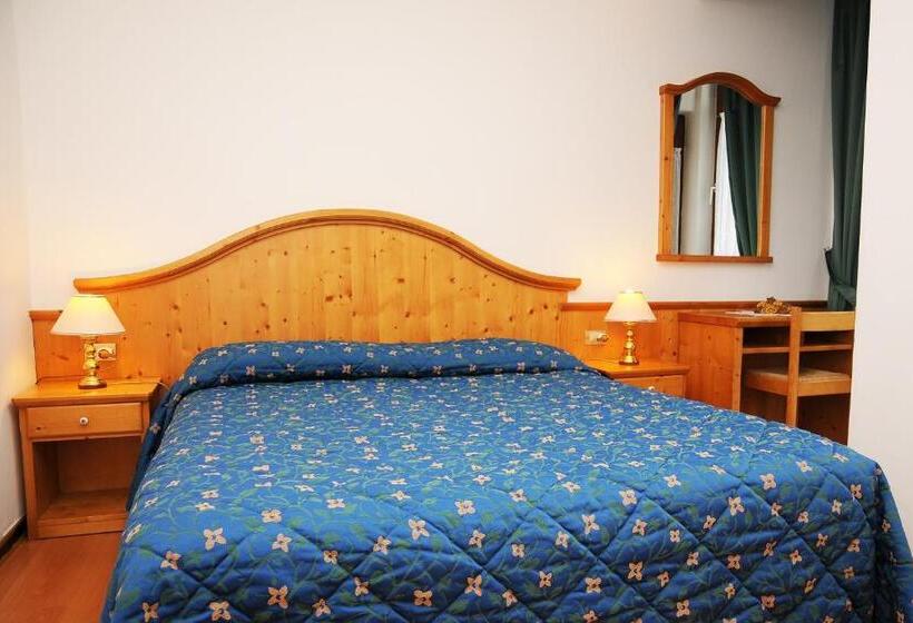Апартаменты 2 Спальни, Residence Marisol Camere & Appartamenti   Mezzana Centre