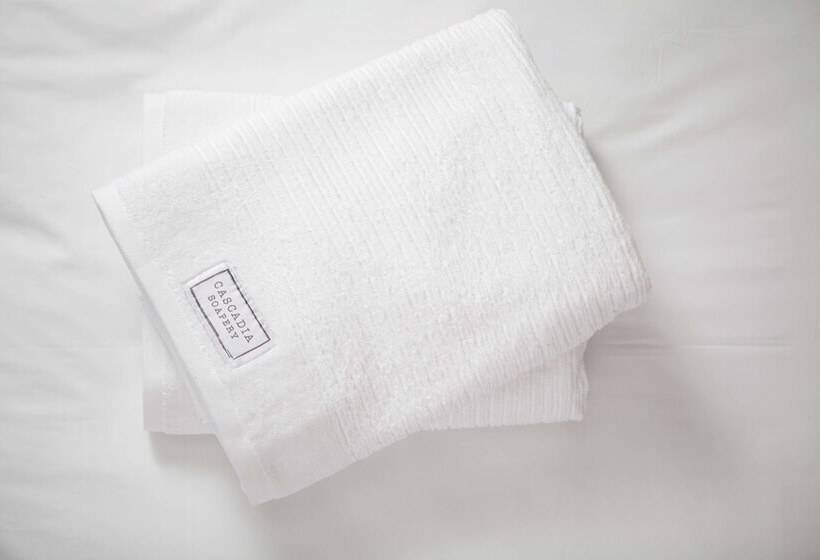 주니어 스위트, Red Lion Inn & Suites Auburn