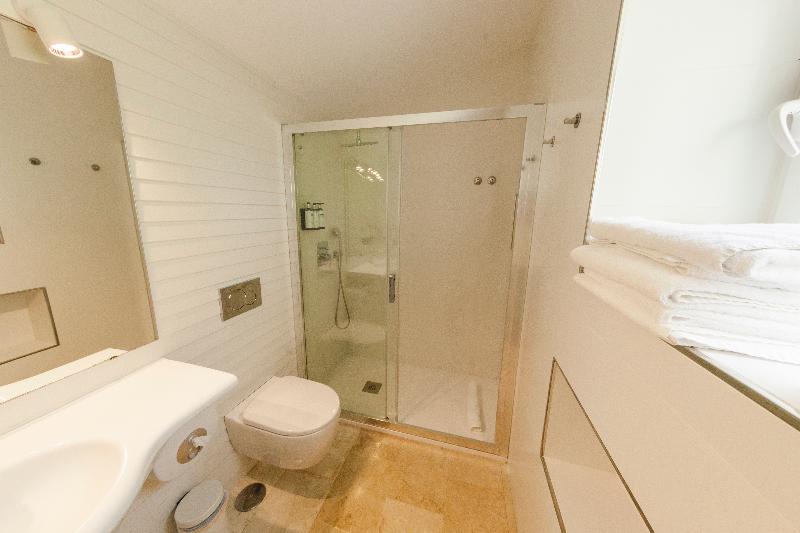 スタンダードトリプルルーム, Hostal Abril Nerja