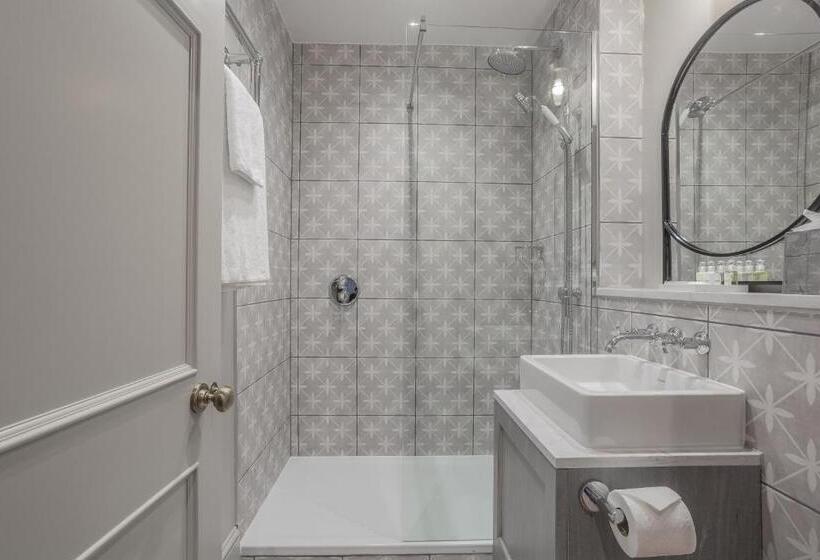 Номер Стандарт, Richmond Hill