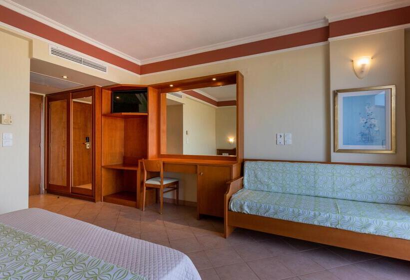 اتاق اساندارد با چشم‌انداز جانبی به دریا, Hydramis Palace Beach Resort