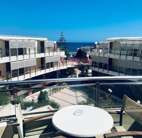 اتاق لوکس با وان آب گرم, Hydramis Palace Beach Resort