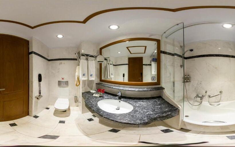 اتاق لوکس با وان آب گرم, Hydramis Palace Beach Resort