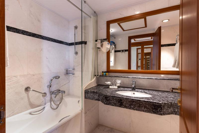 اتاق استاندارد با چشم‌انداز دریا, Hydramis Palace Beach Resort