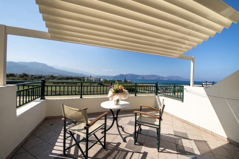 اتاق خانوادگی, Hydramis Palace Beach Resort