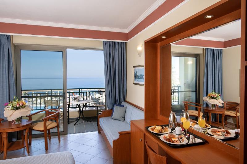 اتاق استاندارد با چشم‌انداز دریا, Hydramis Palace Beach Resort
