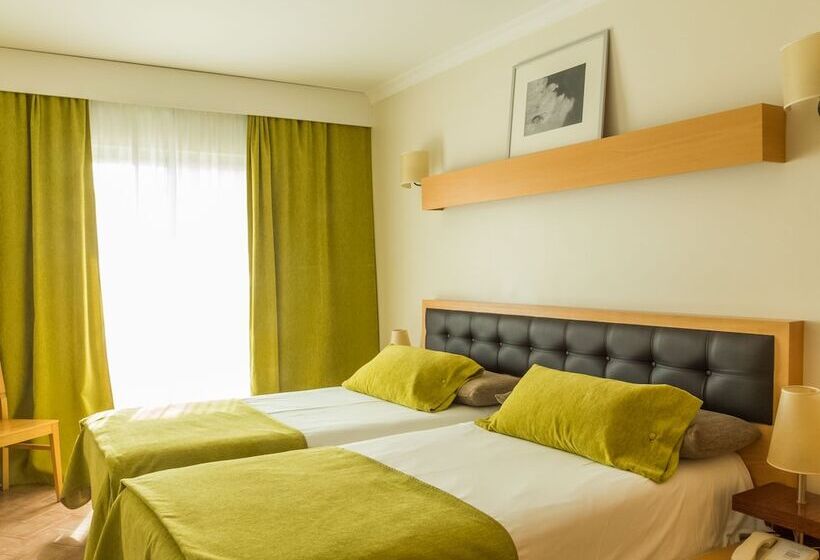 サイドオーシャンビューの２ベッドルームアパート, Pontalaia Apartamentos Turisticos