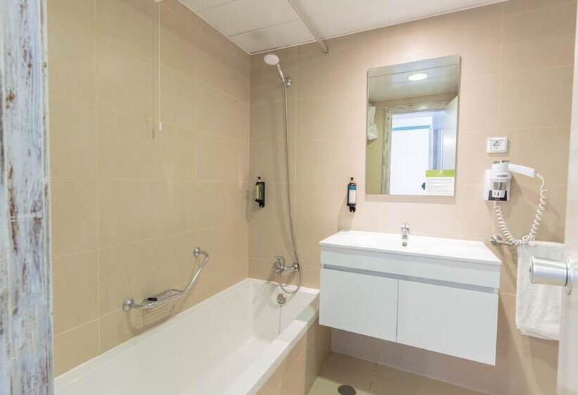 Апартаменты 1 Спальня Вид на Море, Vila Baleira Suites
