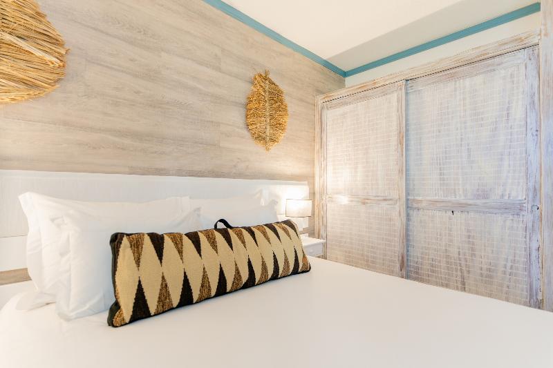 Апартаменты 1 Спальня Вид на Море, Vila Baleira Suites