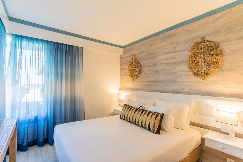 Апартаменты 1 Спальня Вид на Море, Vila Baleira Suites